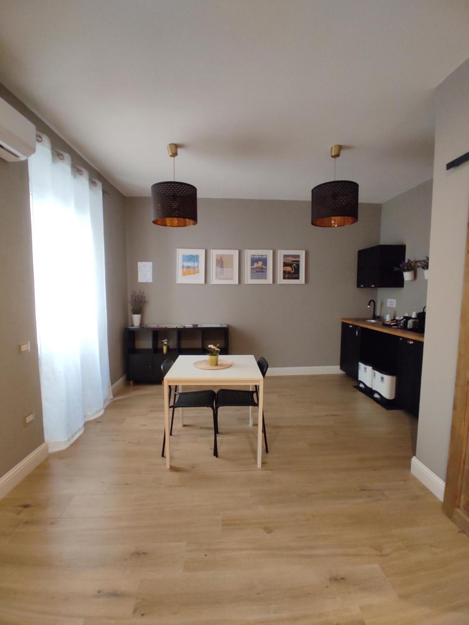 Manno Rooms Affittacamere 卡利亚里 外观 照片